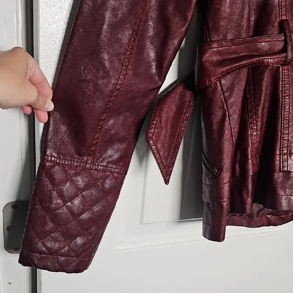 Guess Red Leather Biker Jacket with Asymmetrical Zipper - Picture 16 of 17